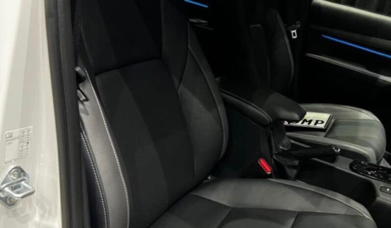 
								2023 Toyota Hilux 2.8GD-6 Double Cab Legend Auto full									