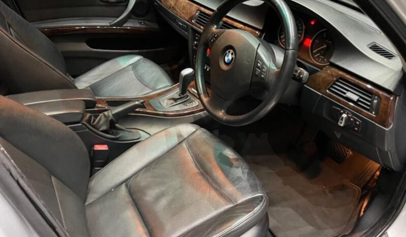 
								2010 BMW 3 Series 330d Exclusive Auto full									