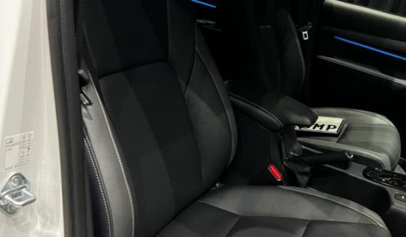 
								2023 Toyota Hilux 2.8GD-6 Double Cab Legend Auto full									